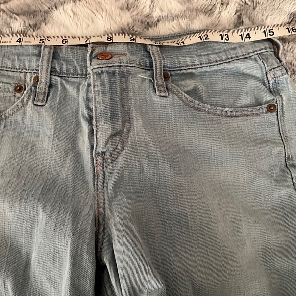 RARE FIND, VINTAGE BLUE DENIM LEVI’S SHORTS, SIZE 6 - Picture 4 of 6